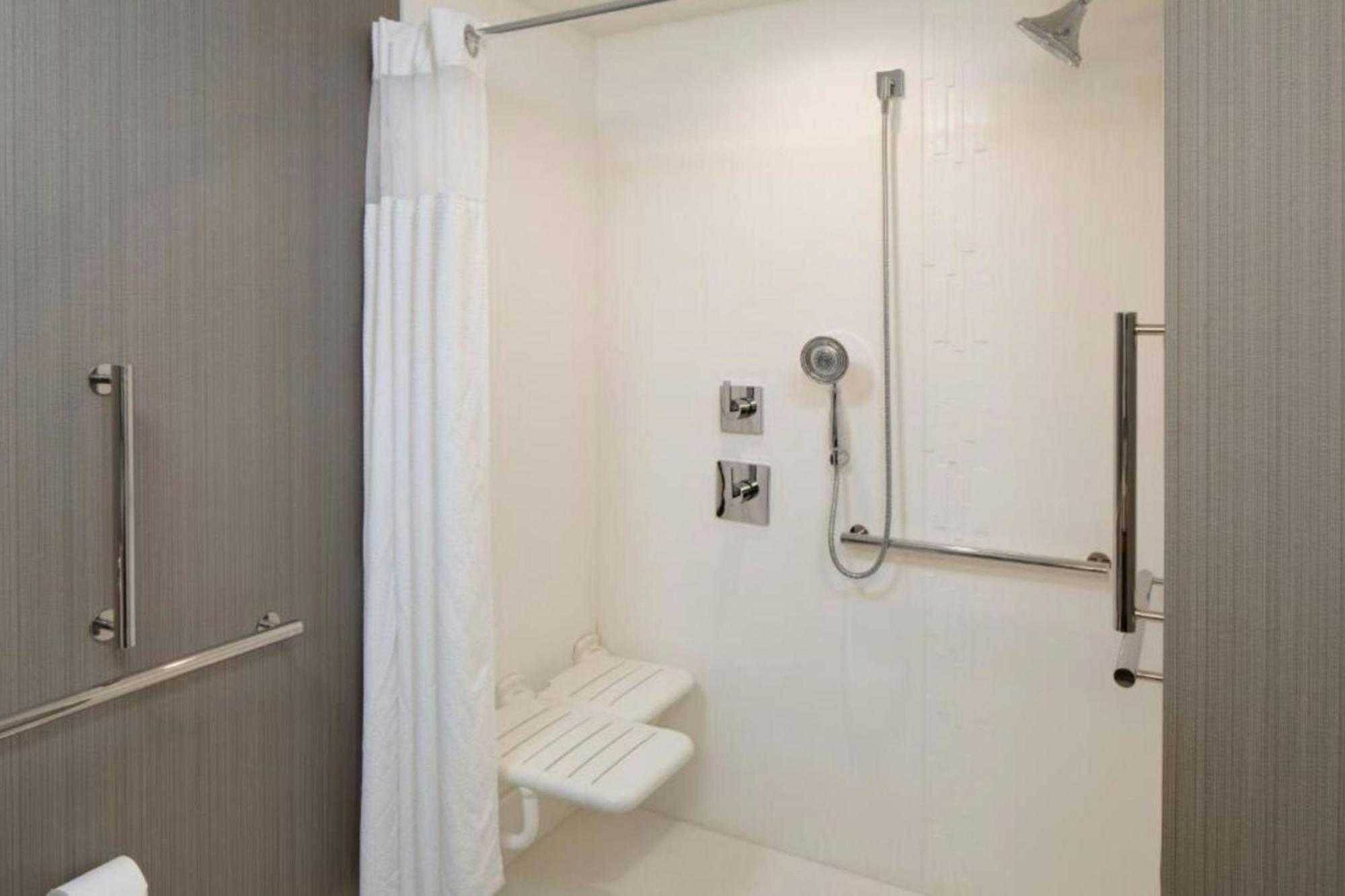 Courtyard By Marriott Detroit Farmington Hotel Farmington Hills Eksteriør billede