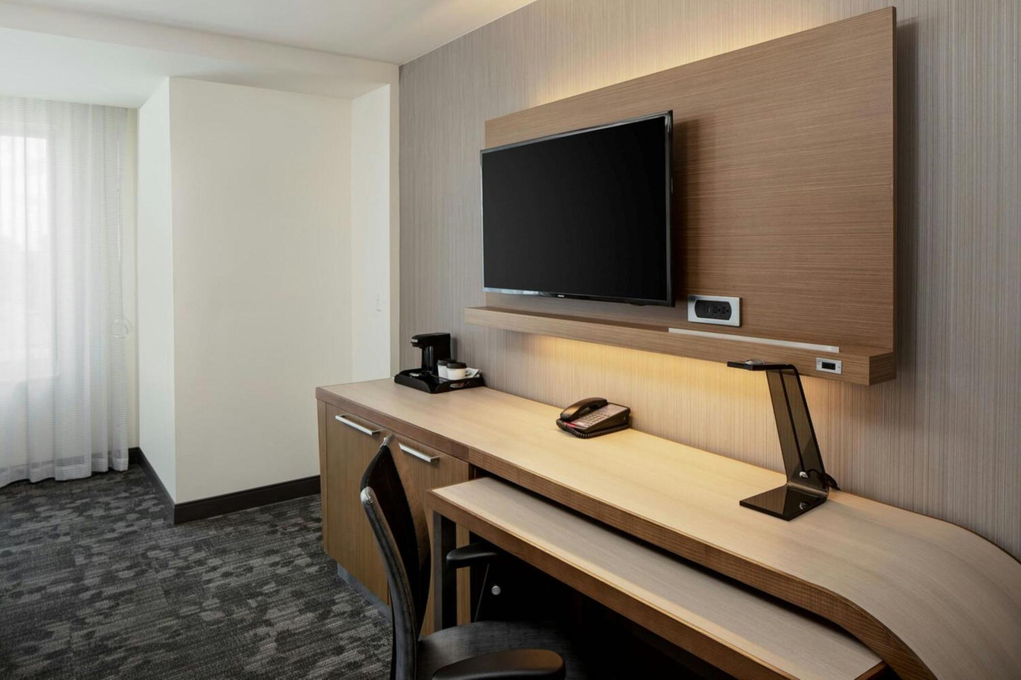 Courtyard By Marriott Detroit Farmington Hotel Farmington Hills Eksteriør billede